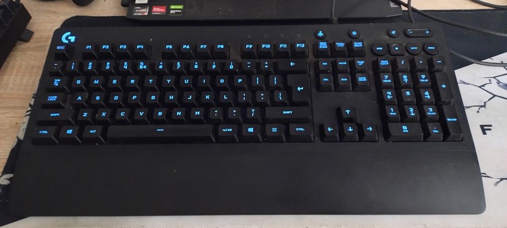 Klawiatura Logitech g213