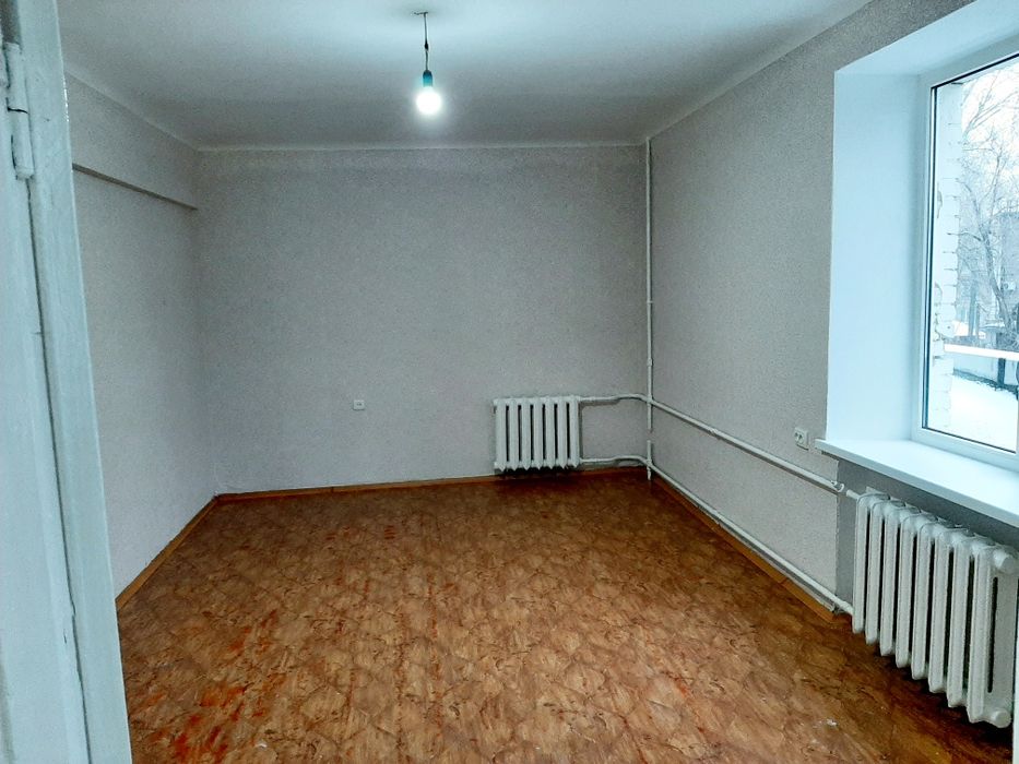 Ціна за 2 кімнати в гуртожитку, 18+7,виведені в одиницю, вільні,Сталев