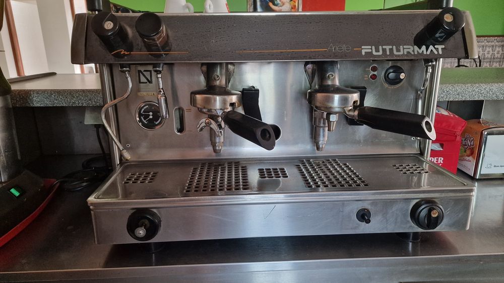 Máquina de Café e Moinho de Café – Venda em Conjunto ou Separado