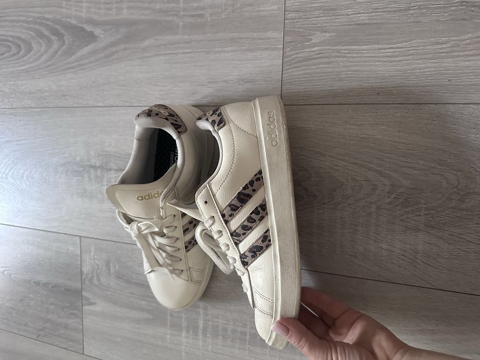 Кросівки ,кеди guess,adidas,calvin klein,puma ,nike