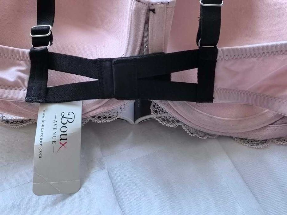 Viralowy biustonosz damski z koronką Boux Avenue rozmiar 80C
