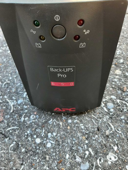 Бесперебойник, ИБП, APC back ups pro 650SI 410w