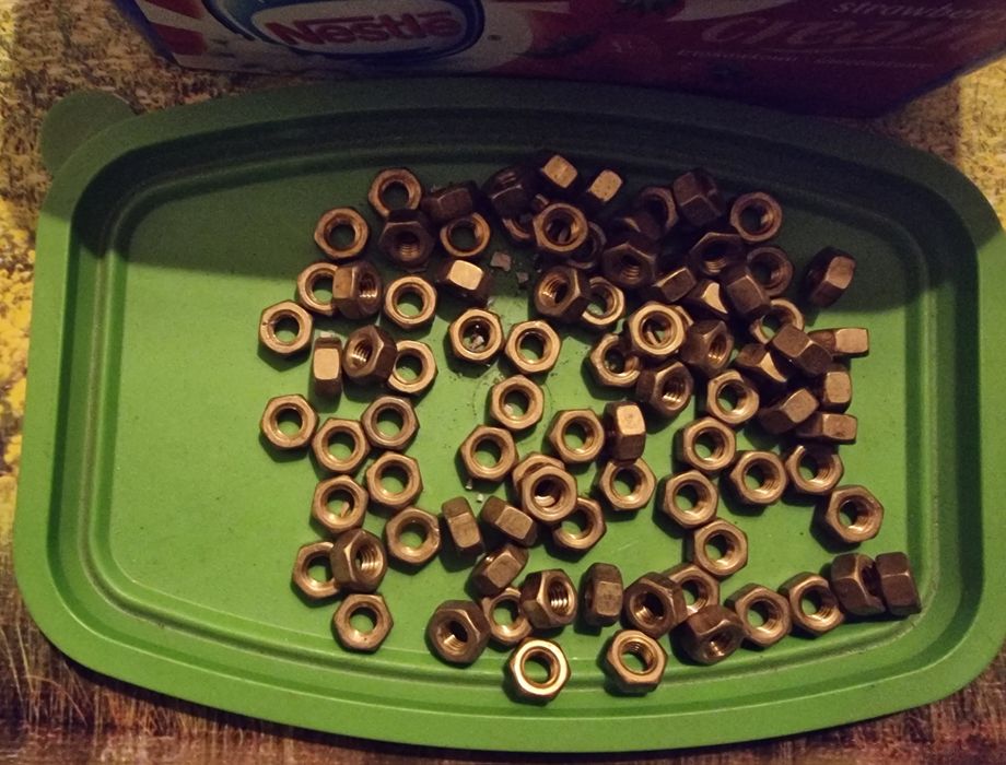 Śruby mosiężne M6x30 plus nakrętki M6