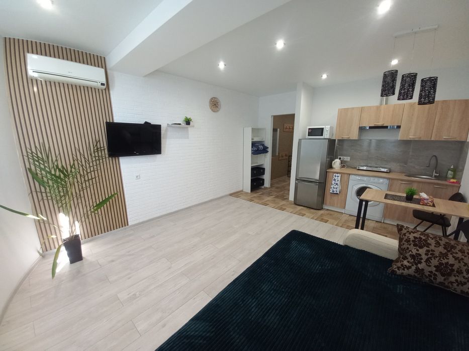 Квартира-студія подобово