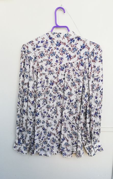 Blusa estampada de senhora, marca Mango, T. M