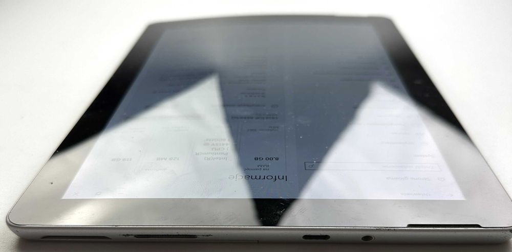 Microsoft Surface  Go 10 cali 8/128 uszkodzony bateria do wymiany