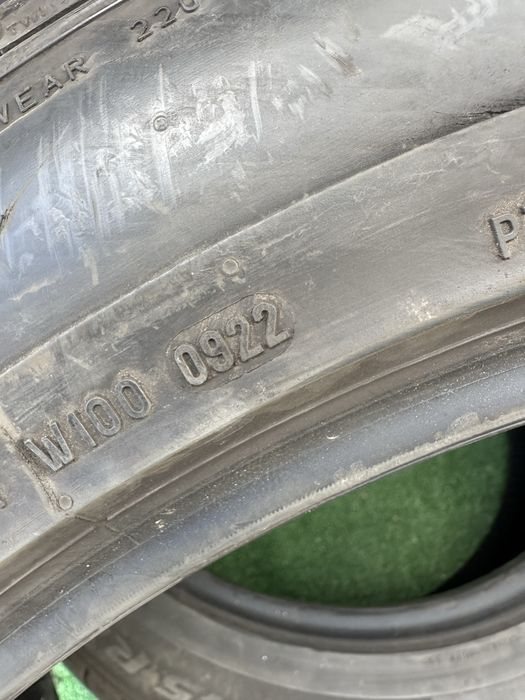 Шины  б/у пара 275/45 R21 Pirelli P zero 22г .