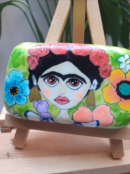Frida, malowany kamień, prezent, upominek, ozdoba