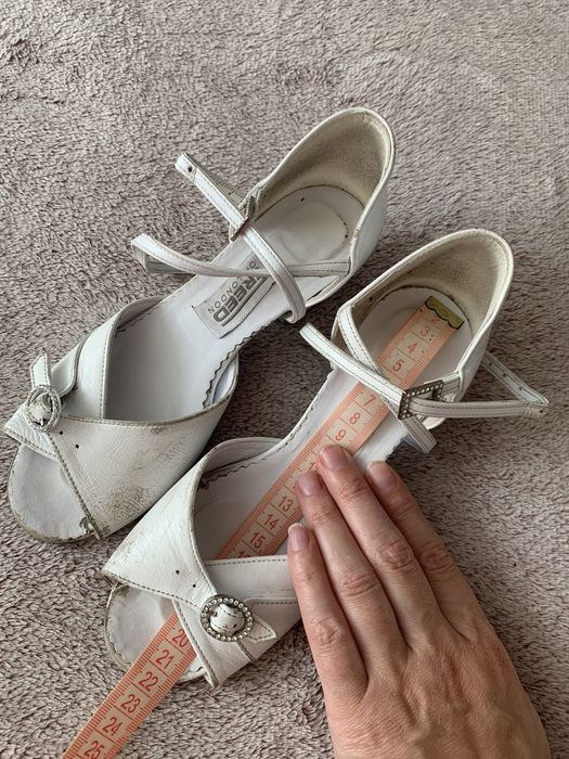 Туфлі білі для бальних танців 22 розмір