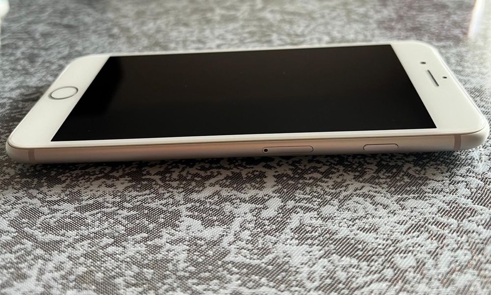 Iphone 8 plus 64 GB Silver