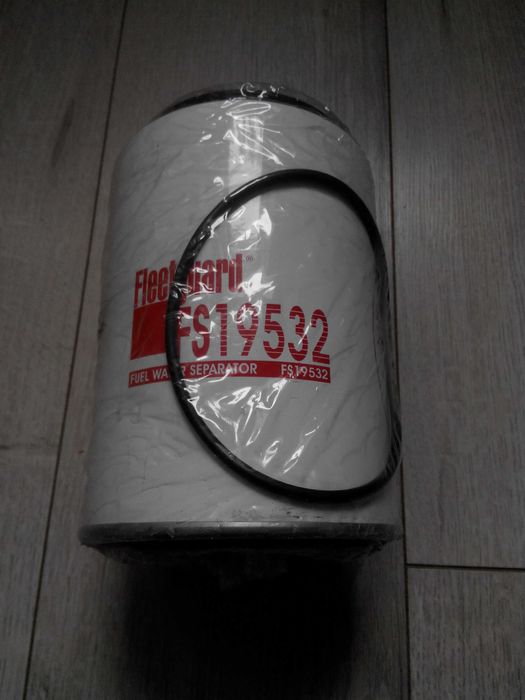 Фільтр паливний сепаратор Fleetguard FS-19532 та Fleetguard FF5074