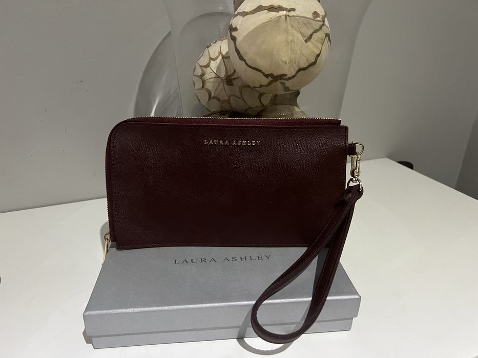 Clutch nova, Laura Ashley