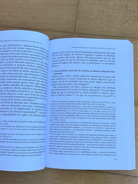 Livro de direito - Direitos Fundamentais