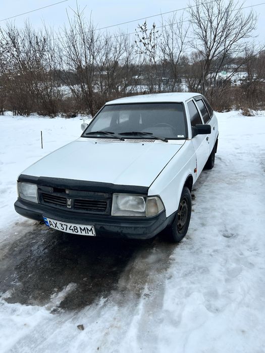 Москвич 2141 с жигулівським мотором.