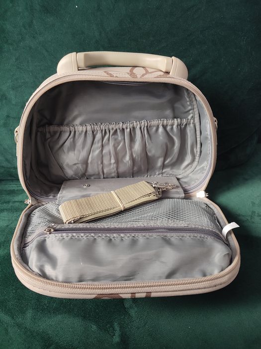 Kosmetyczka, kuferek