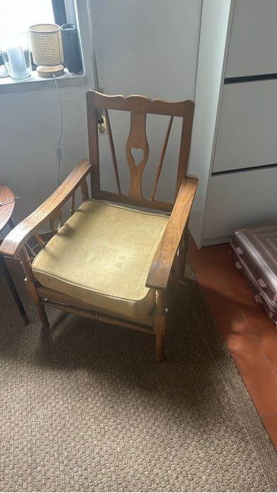Cadeira en madera