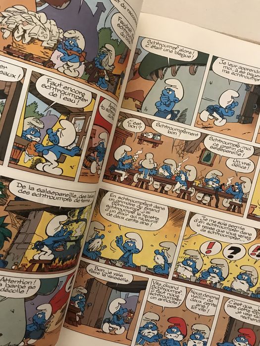 Livro dos Smurfs em Frances