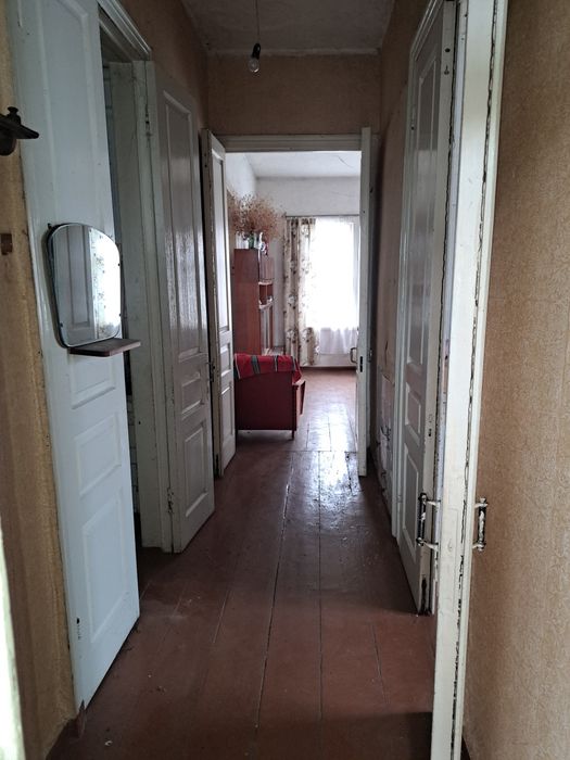 Пів будинку  вул.Поштова10