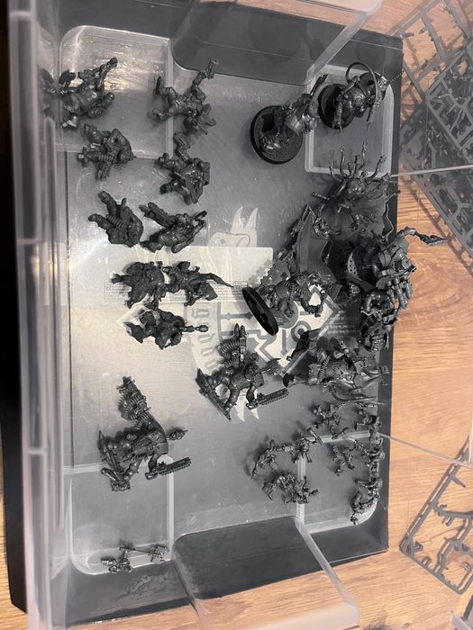 Warhammmer 40 K Armagedon ( częściowo sklejony)