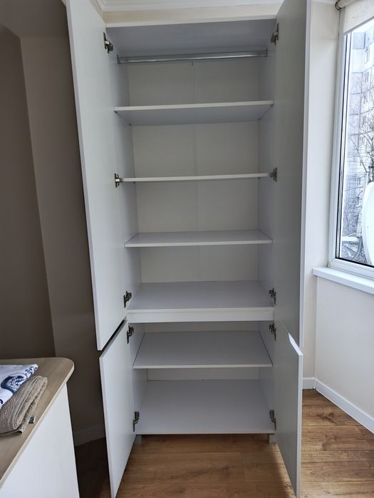 Біла глянцева шафа, шкаф, гардероб