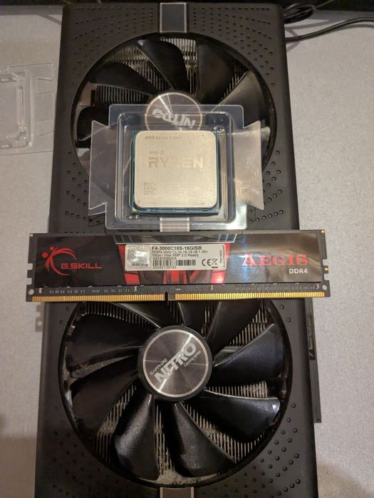Оперативка DDR4- 3000