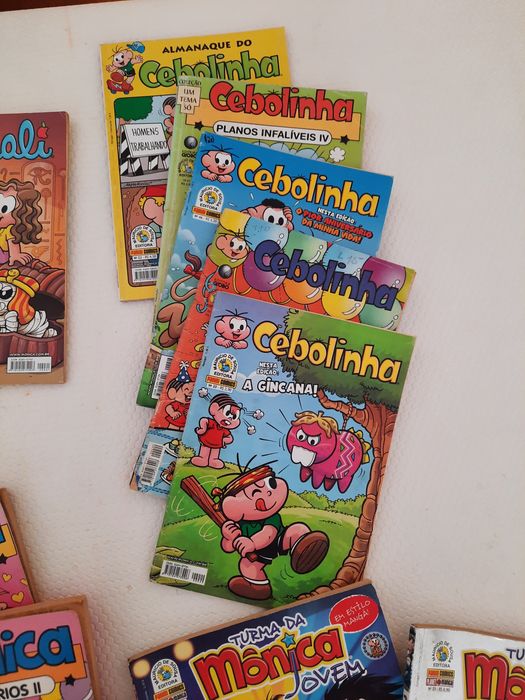 Livros - Mónica- e outros