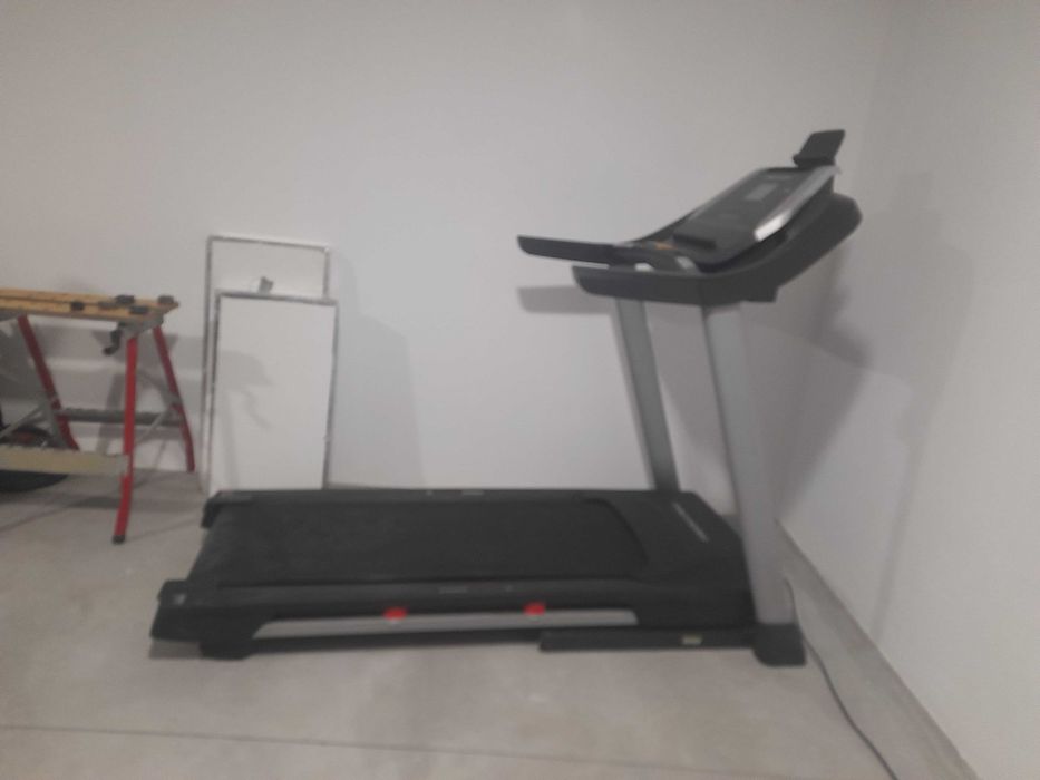 Passadeira de caminhada e corrida da proForm da decathlon 505 CST