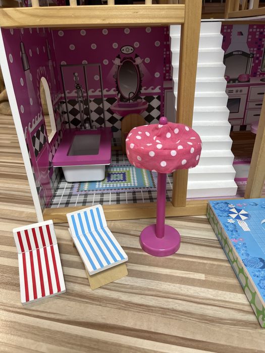 Domek drewniany dla lalek Basia 90 cm plus basen