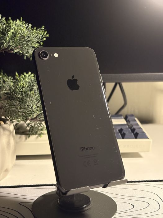 iPhone 8 64gb на запччастини, залочений айклауд