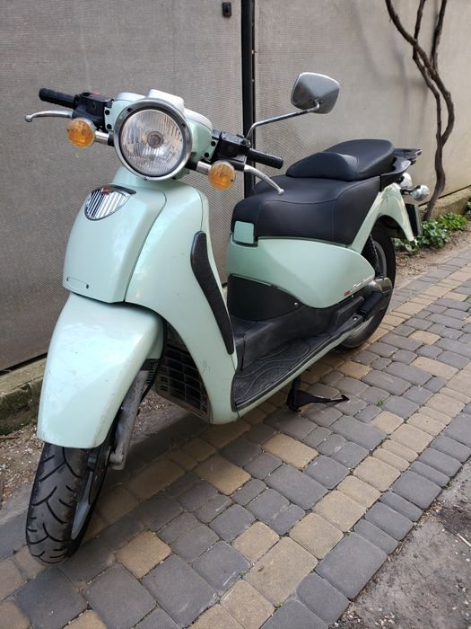 Скутер Aprilia Scarabeo 150