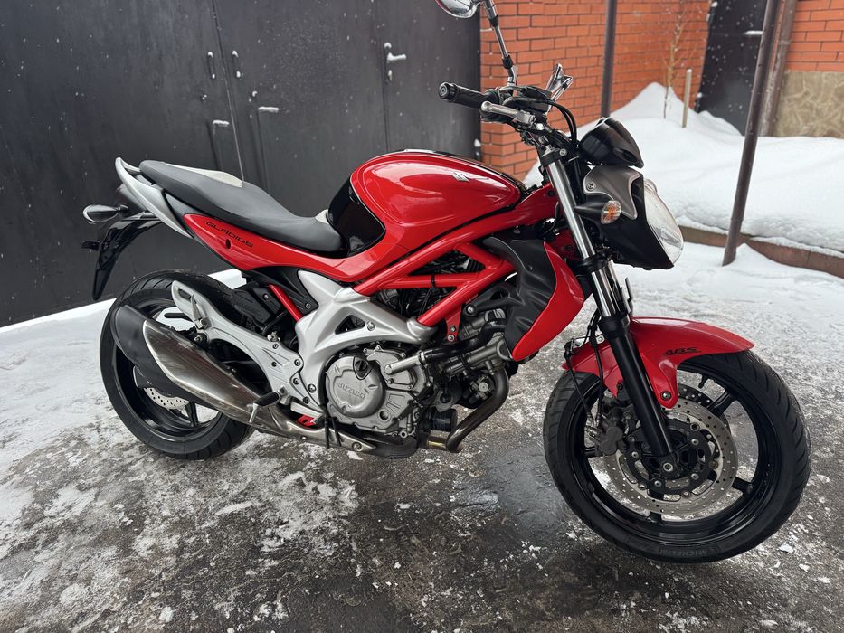 Сузуки Гладиус Suzuki Gladius 400 ABS