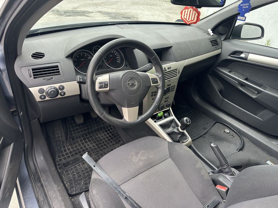 Astra H 1.6b 2008 w calosci na czesci