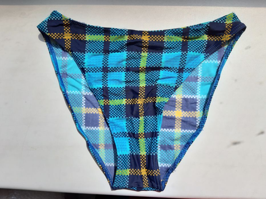 Голубой купальник в отличном состоянии.