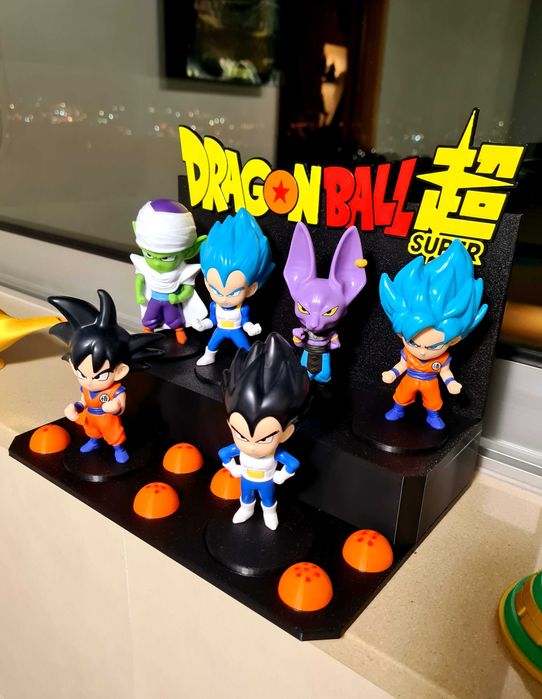 Expositor e figuras Dragon Ball do Burguer King