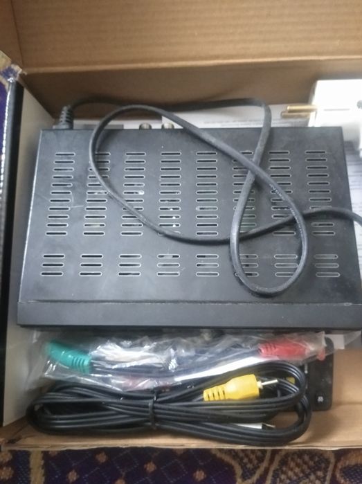 Продам тюнер в робочому стані