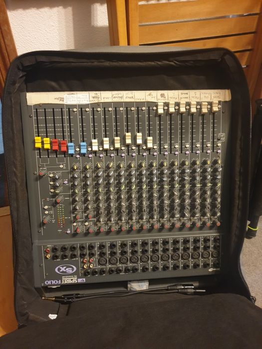 Mesa de mistura soundcraft spirit folio SX 14 canais 12 mono + 2 stereo