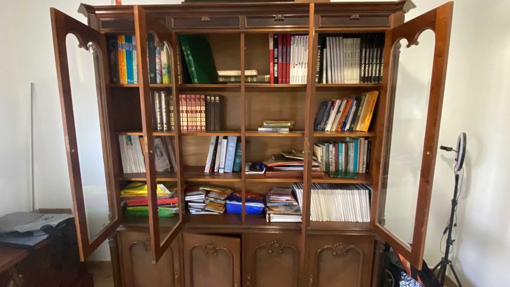 Móvel Biblioteca - Ideal para Salas Clássicas ou Escritório