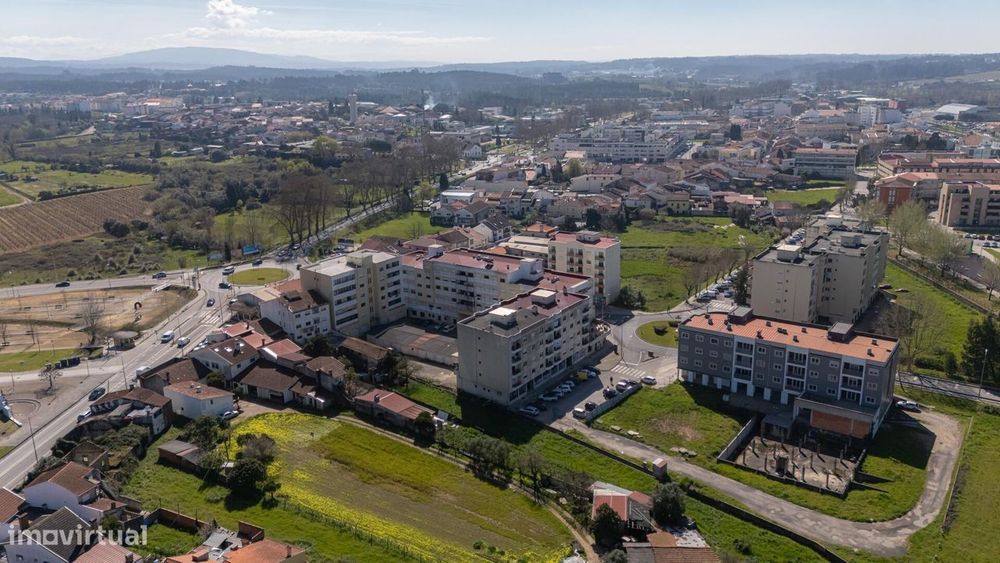 Apartamento T3 com varanda no centro da Mealhada