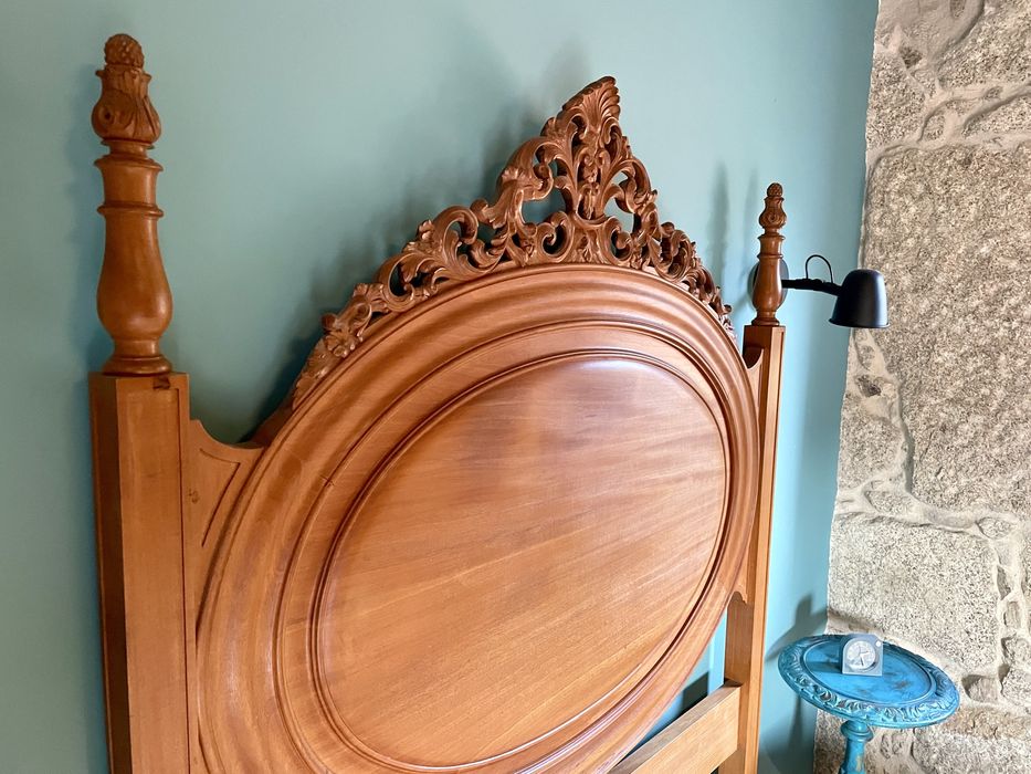 Vendo Cama de Viúva (Corpo e Meio) - Excelente Estado - 110x190