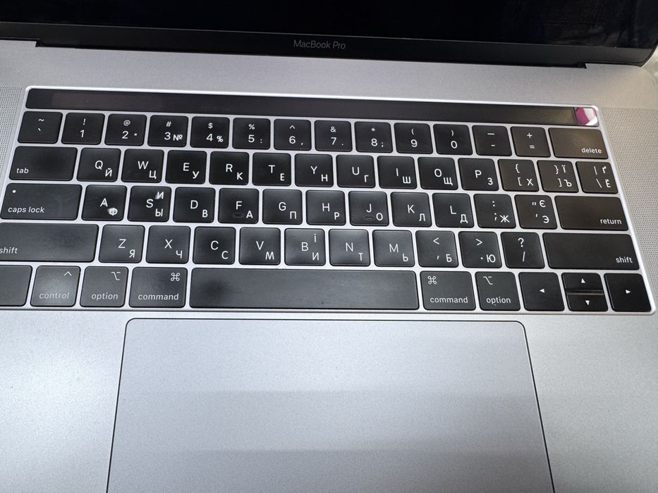Б/У Ноутбук Apple MacBook Pro 15 2019 рік I7 6Gen 8/256Gb