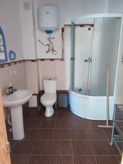 Свій котедж у Коблеві біля моря здам в оренду.