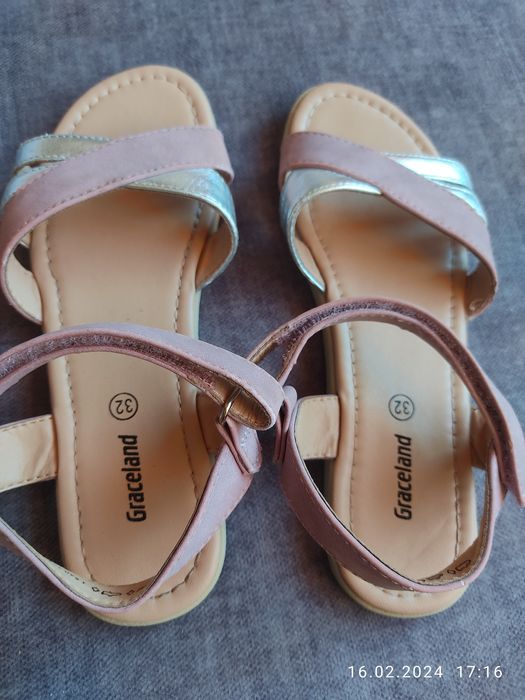 Босоніжки Graceland на липучці, розмір 32,