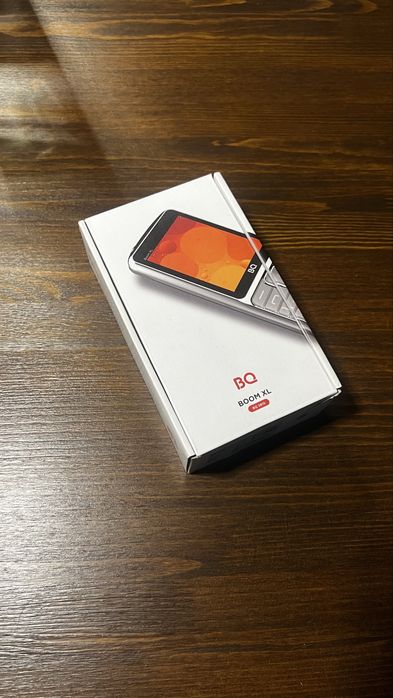 Телефон з гарним ліхтарем новий