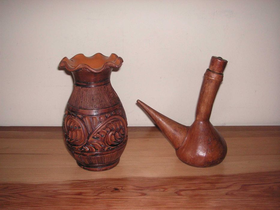 Jarra Faiança Pisa e Galheteiro Azeite / Garrafa Vidro Revestida Couro