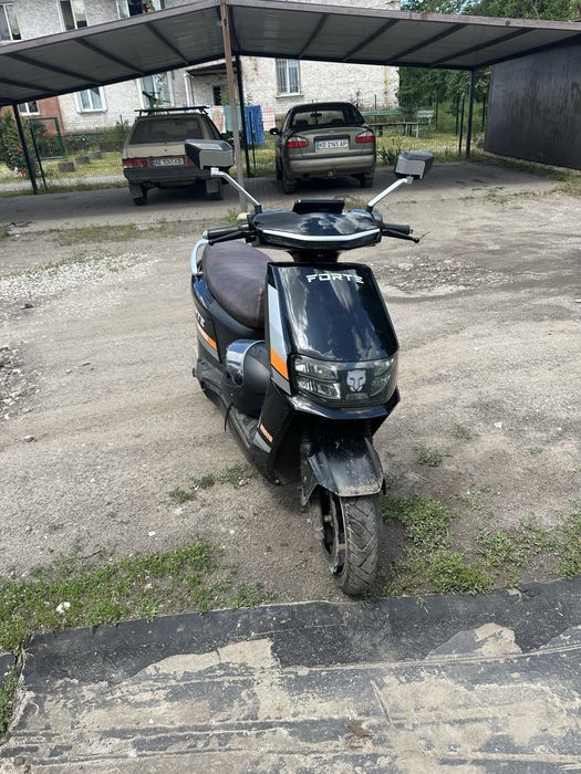 Електро скутер FORTE STRIKER