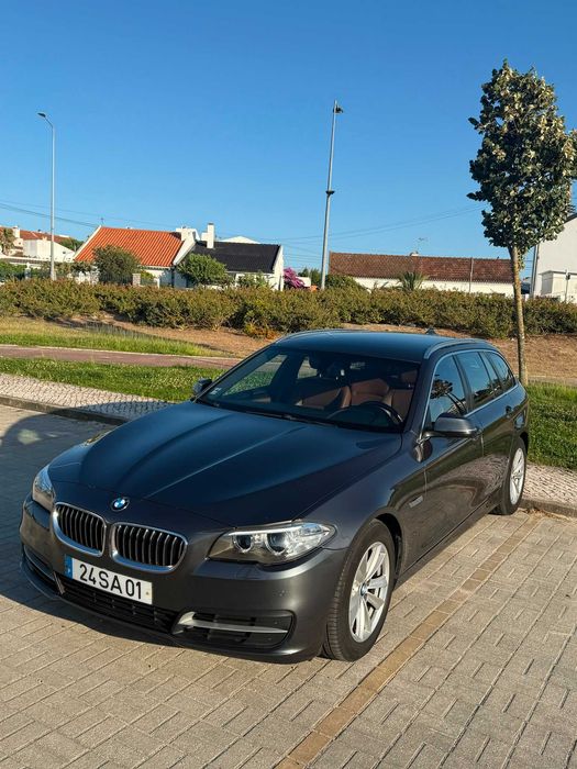 This 2016 station wagon stands out for its comfort, technology, and elegance.