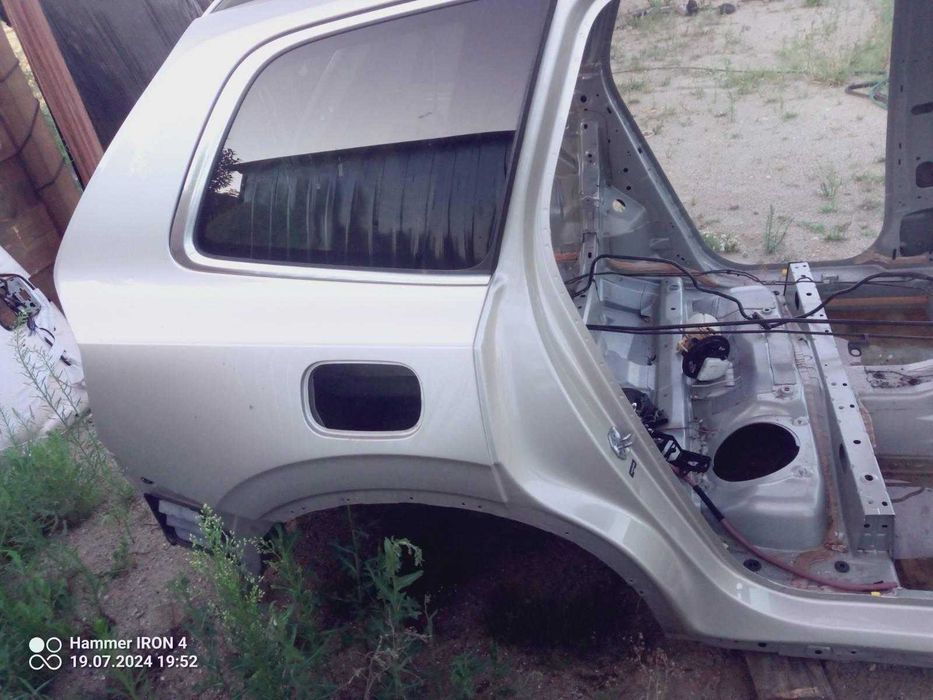 ćwiartka prawa tył xc90 II kolory 717, 719