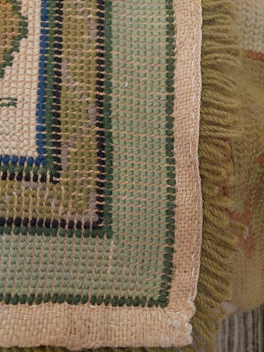 Tapete vintage estilo Arraiolo/étnico em excelente estado.