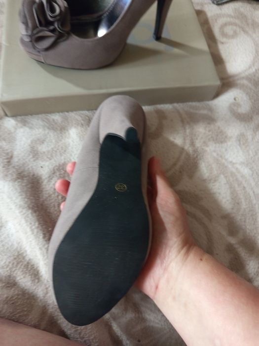 Buty na obcasie da