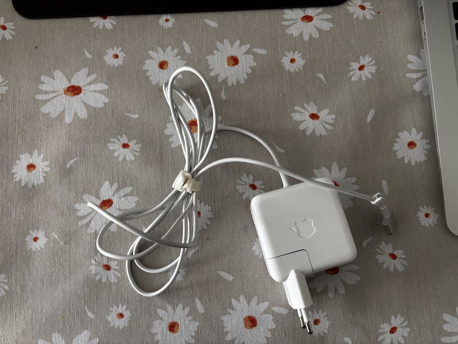 Laptop Apple MacBook Air 13 13,3" i5 - bateria 208 cykli - stan bdb